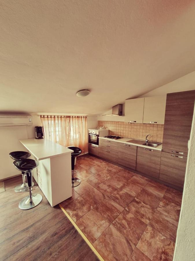 Apartments Nada Krk Town Exterior photo